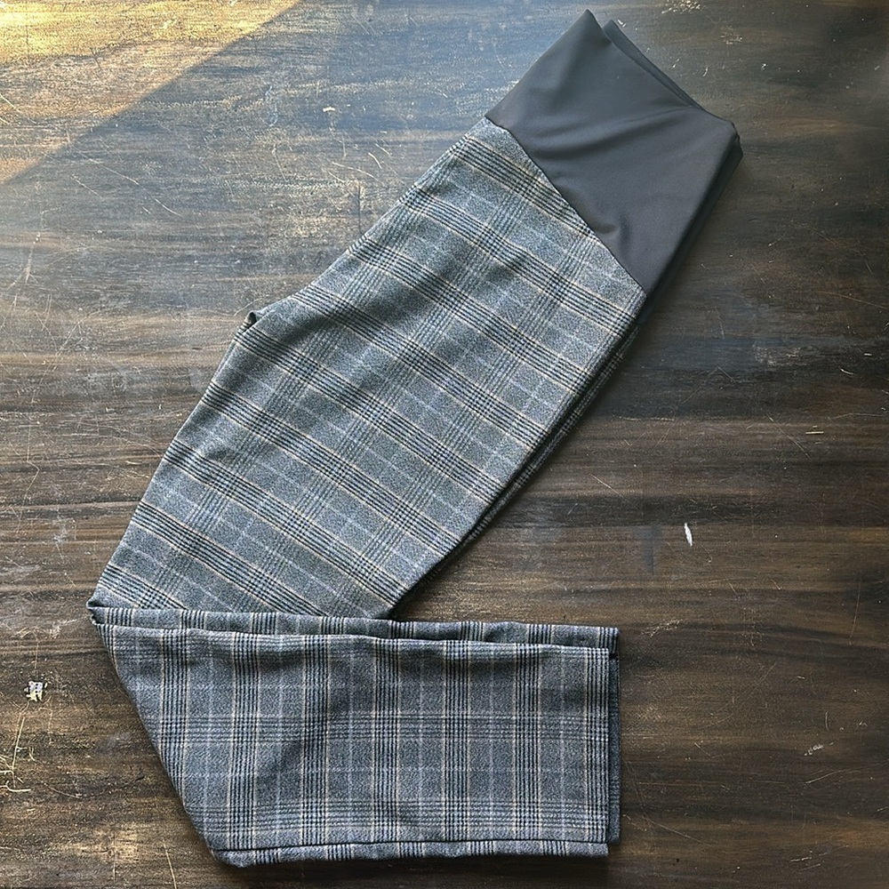 EUC Women’s Maternity Straight Dark Grey Check Plaid Cropped Trouser Size 2